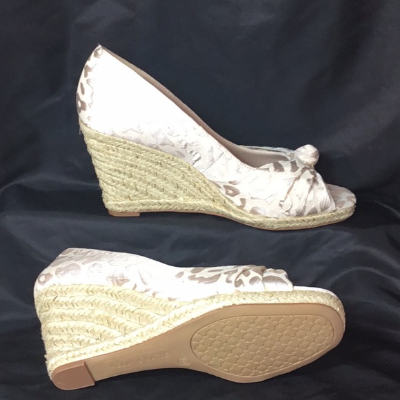 Elegant Cream Wedge Open Toe Shoe - Picture 3 of 5